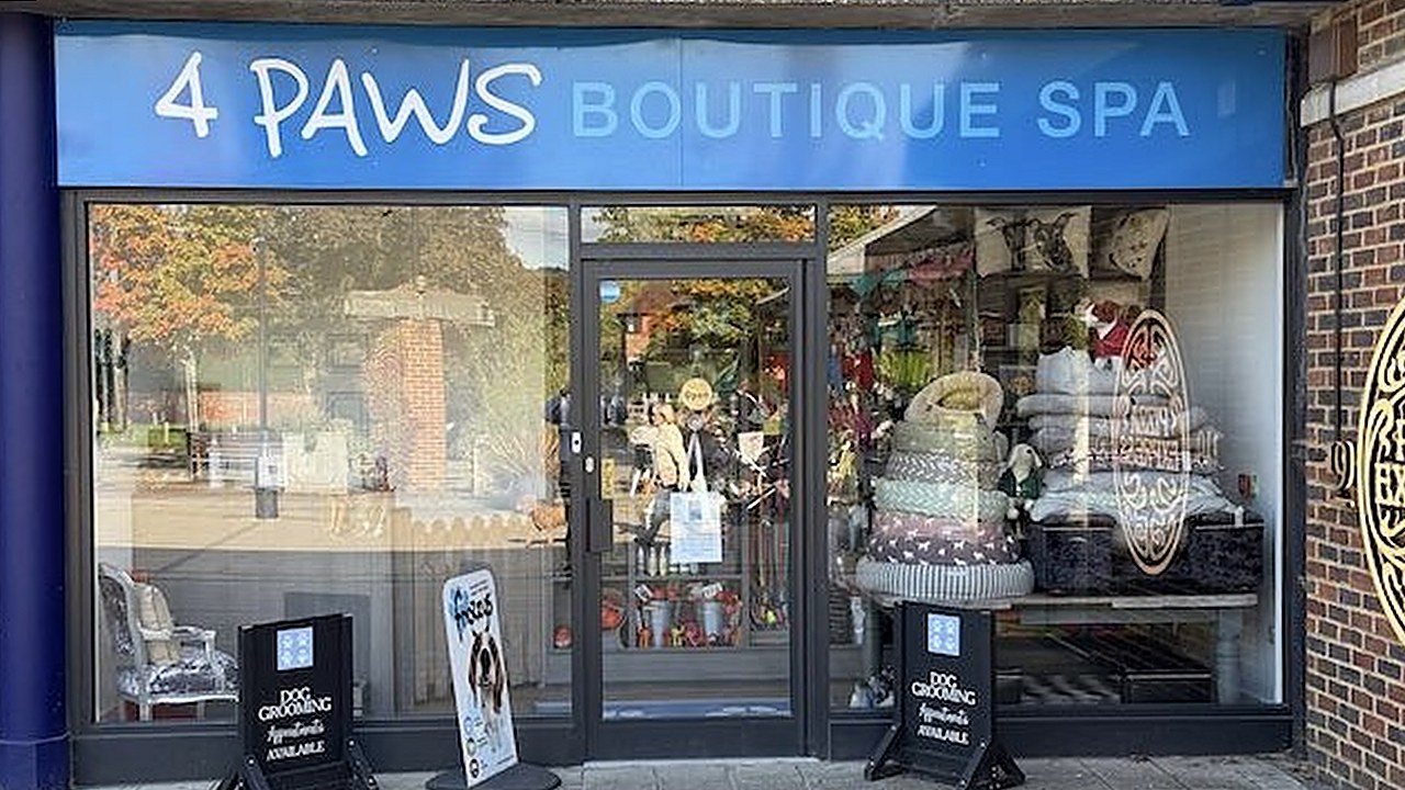 The 4 Paws Boutique Spa shopfront on Cranleigh High Street